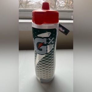 Gatorade 30oz Insulated Squeeze Water
Bottle